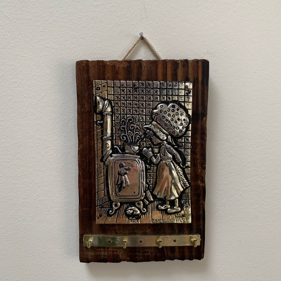 SOLD! Vintage key hanger